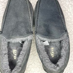 UGG slippers size 8